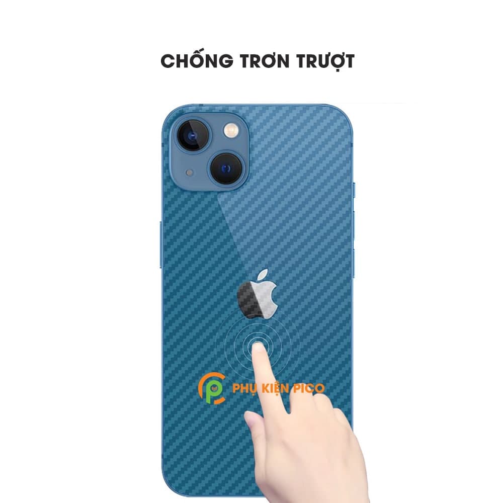 Dán lưng Iphone 13 Mini nổi vân Carbon 3D tản nhiệt tốt chống bám vân tay - 4