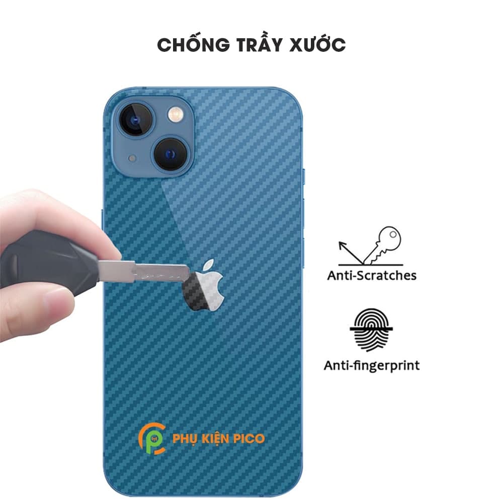 Dán lưng Iphone 13 nổi vân Carbon 3D tản nhiệt tốt chống bám vân tay - 6