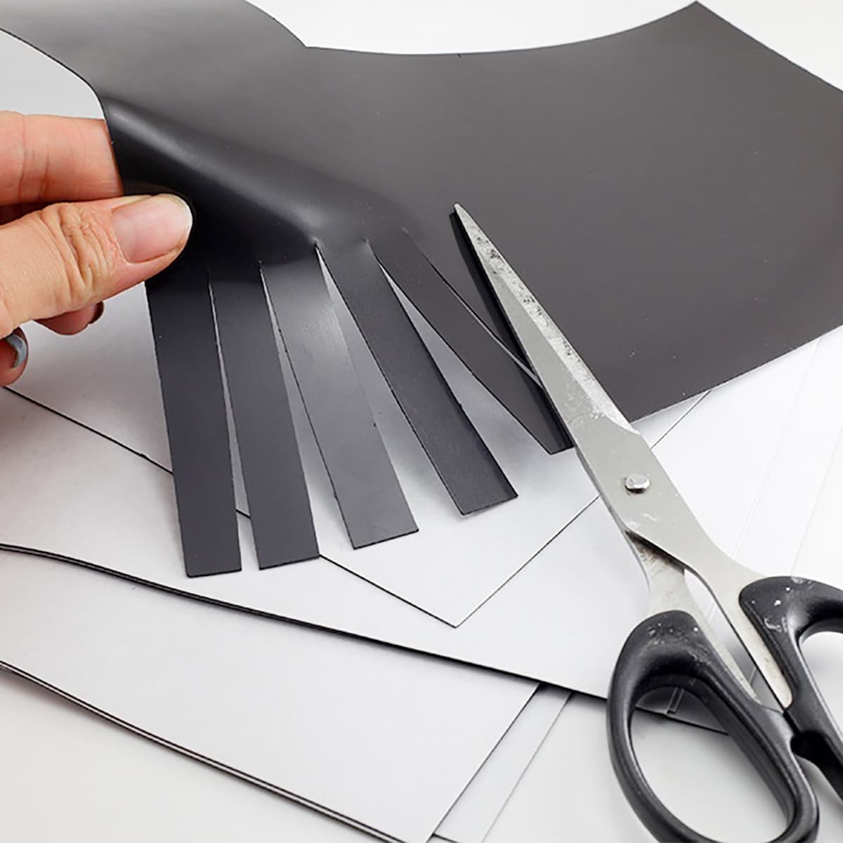 Nam châm lá dẻo A4 dày 1mm có keo dán decal làm giáo cụ dạy học bảng tên, ghi thông tin lên bảng từ, tủ lạnh, rèm cửa sổ - 7