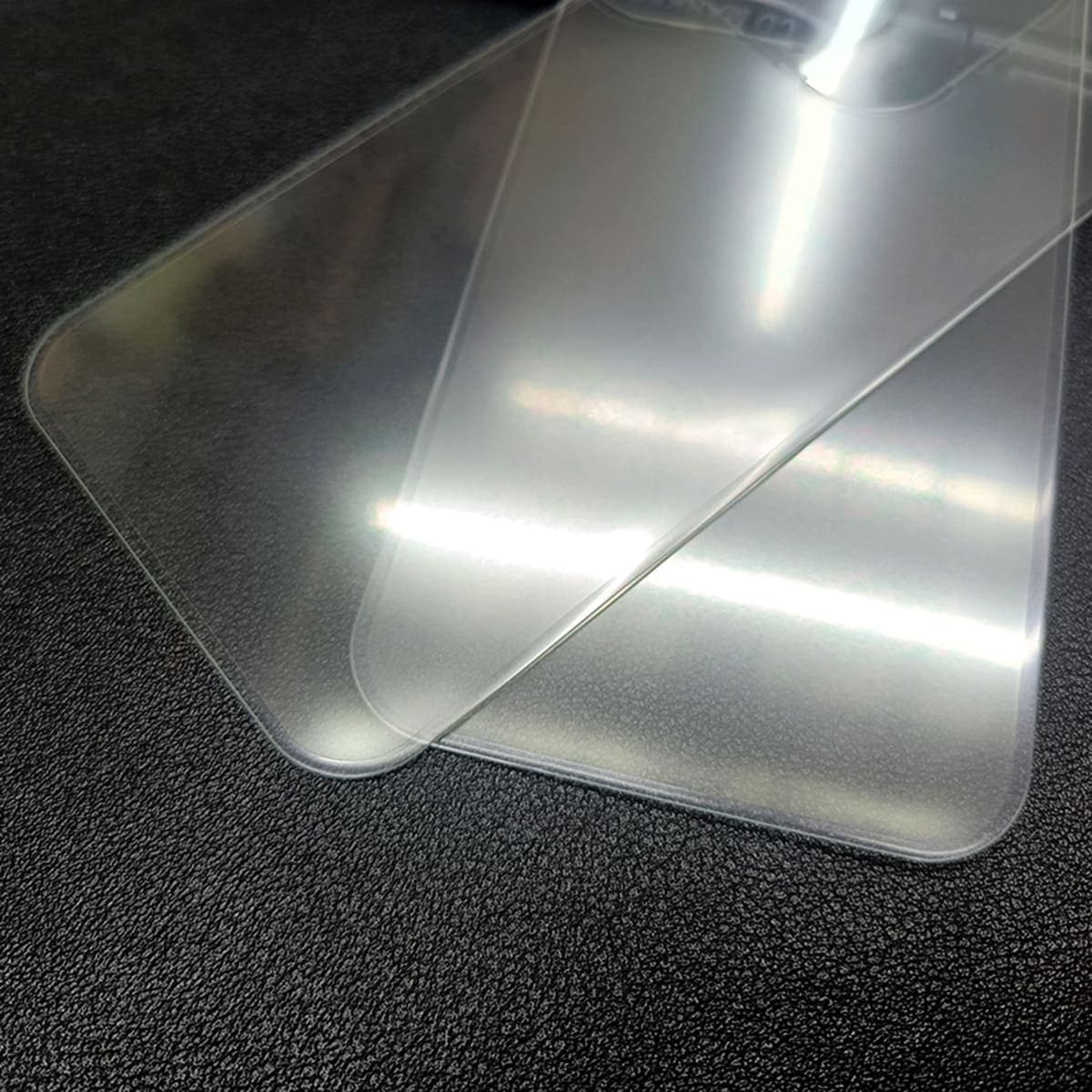 Cường lực lưng Iphone 16 Plus trong suốt full mặt lưng độ cứng 9H - 3