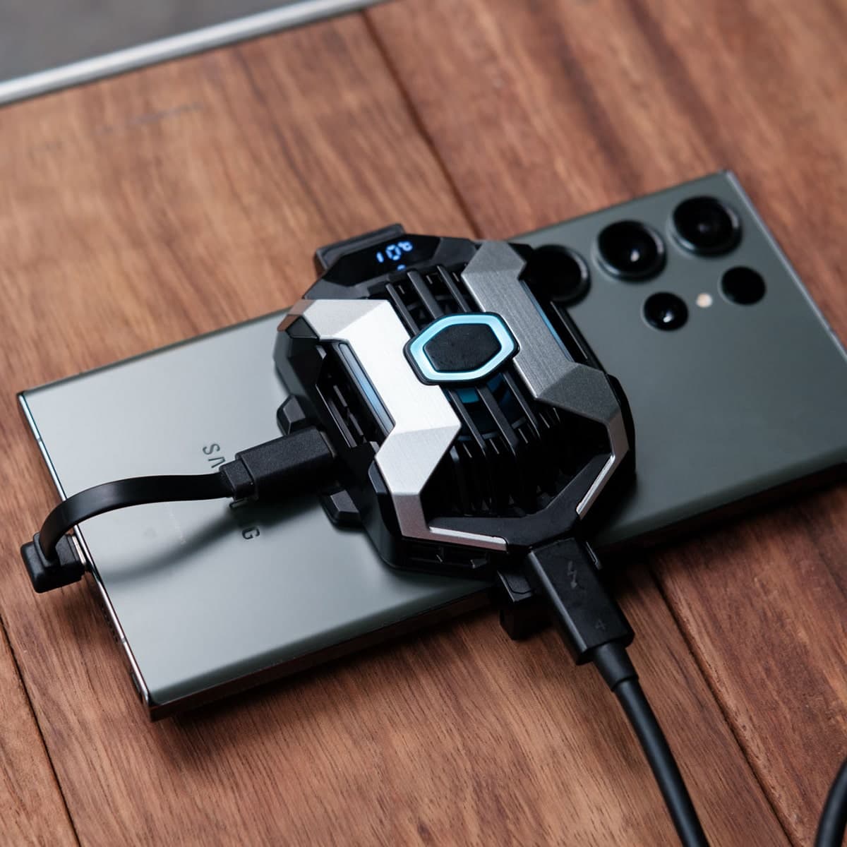 Quạt tản nhiệt điện thoại Cryo Phone Cooler sò lạnh chính hãng Cooler Master led RGB - 2